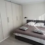Cosy Apartment In The Center With Own Parking